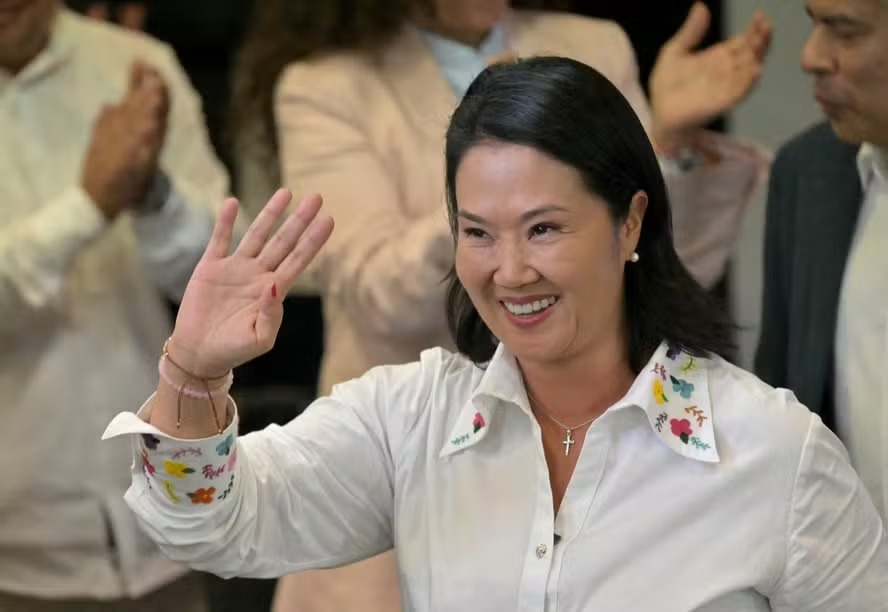 Keiko Fujimori assume presidência do Peru nesta terça-feira (28) episode artwork