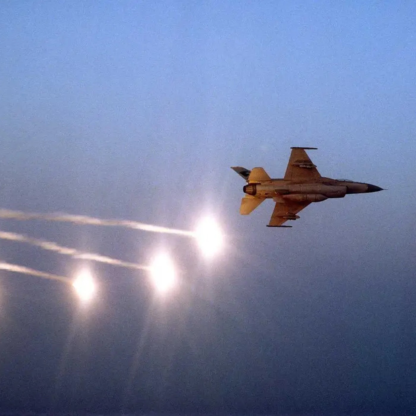 FPP162 - U.S. F-16 Pilot Explains Infamous 'Dodging Iraqi SAMs' Video episode artwork