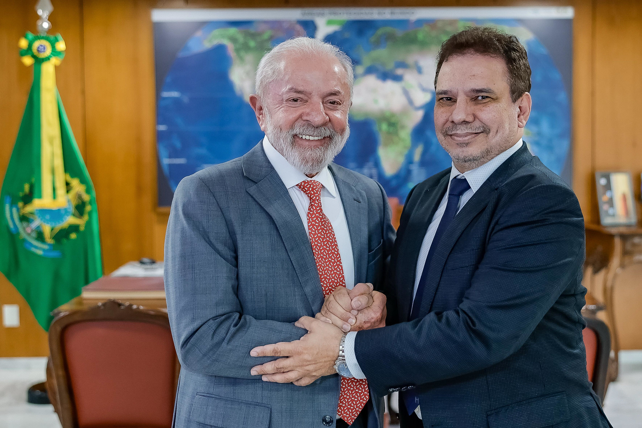 Manifestação do ministro da Justiça por plebiscito para redução da maioridade penal incomoda PT episode artwork