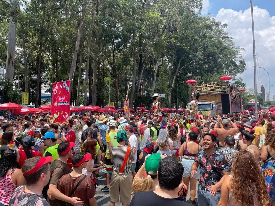 Prefeitura de São Paulo avalia retomar Av. Tiradentes no carnaval de rua a partir de 2027