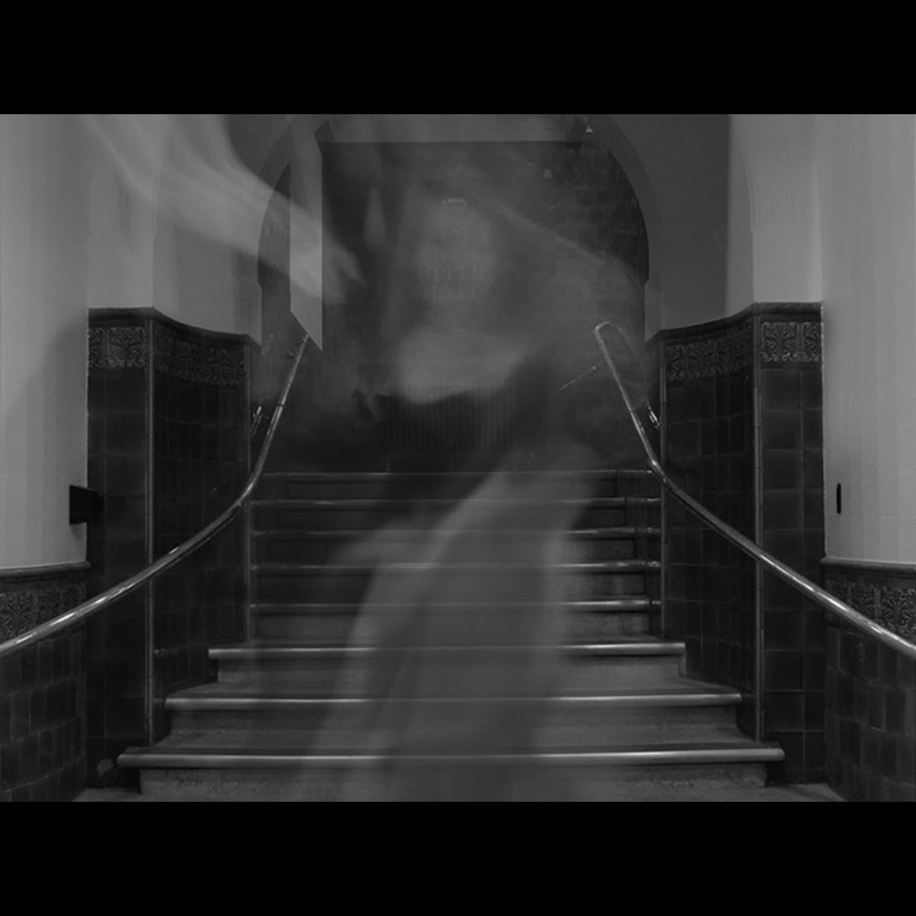 Lost Souls of The Dobbins Inn Ireland - True Hauntings Podcast