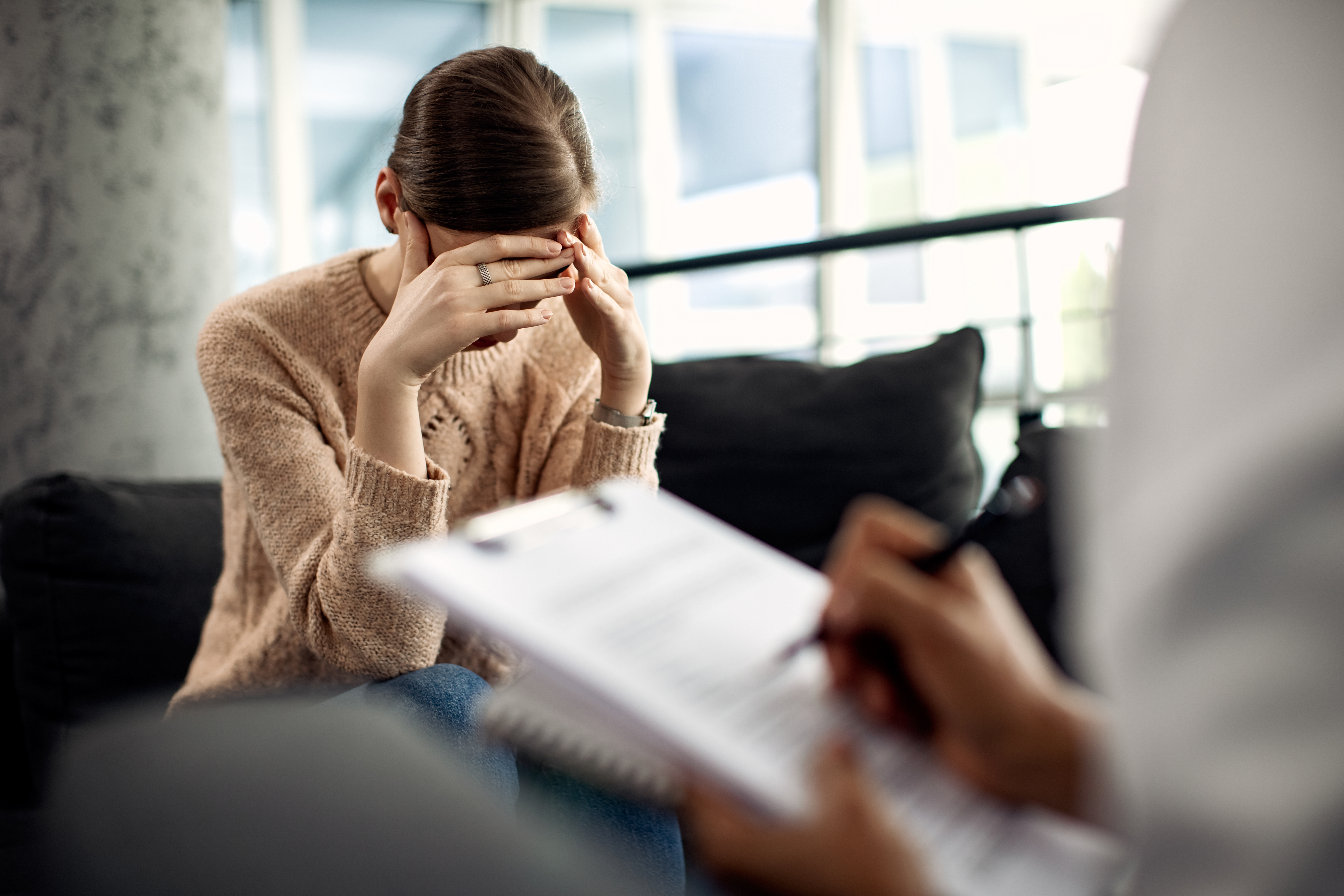 Saúde mental vai além da ausência de doença e exige promoção de bem-estar, aponta psiquiatra