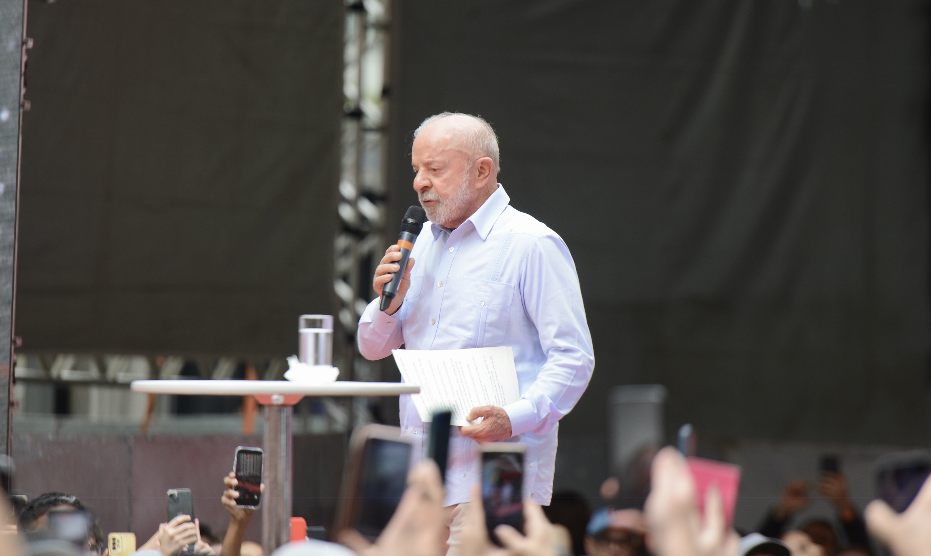 'Ninguém pode ser ministro da Suprema Corte para ficar rico', diz Lula durante comício em Curitiba episode artwork