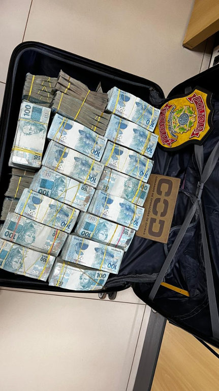 PF apreende R$ 1,7 milhão em dinheiro em abordagem na BR-050, em Goiás