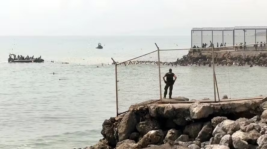 UE estuda formas de reagir à entrada de imigrantes em massa na Espanha episode artwork