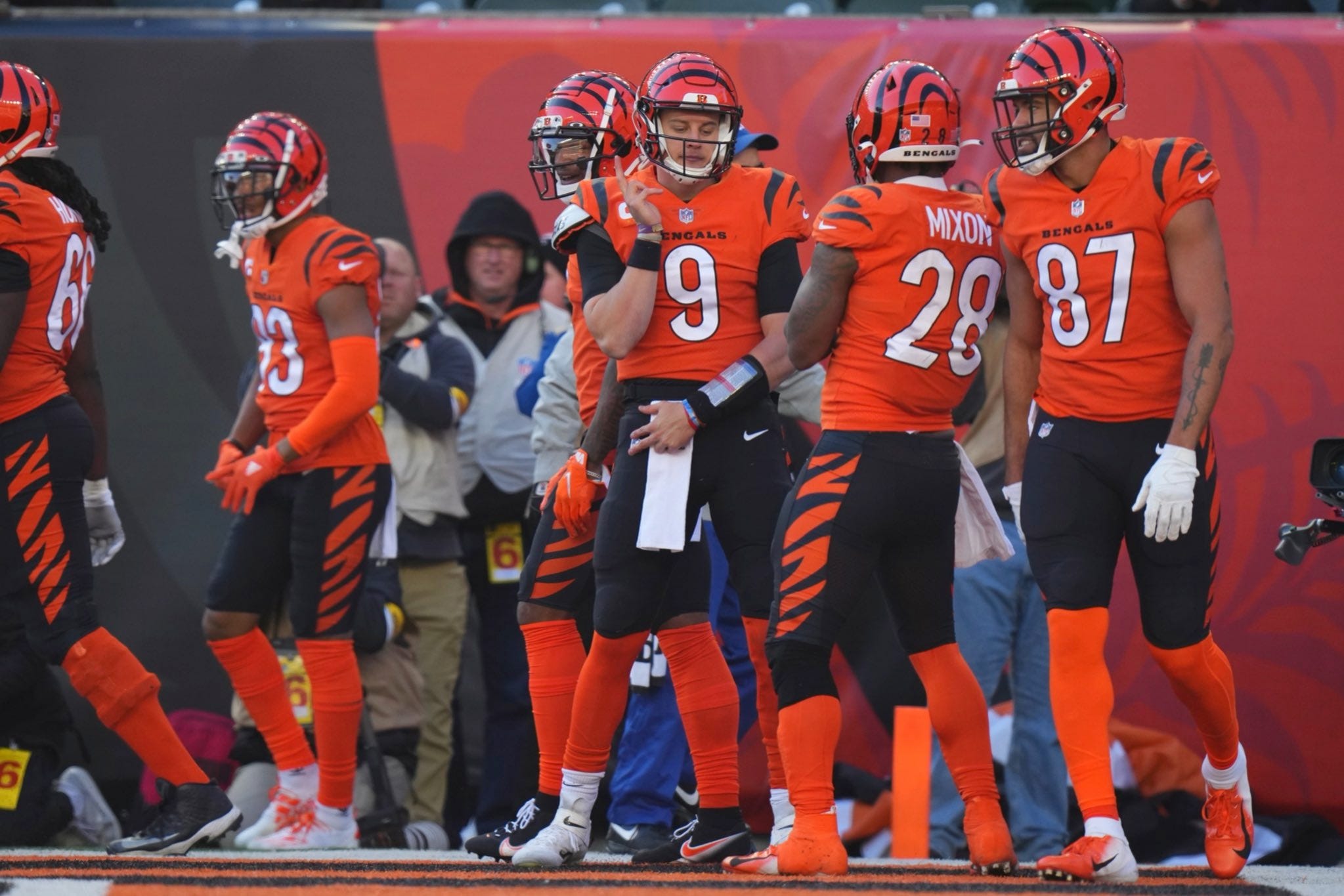 OBI Week 12 postgame show: Bengals destroy Steelers, 41-10 (LFG) episode artwork