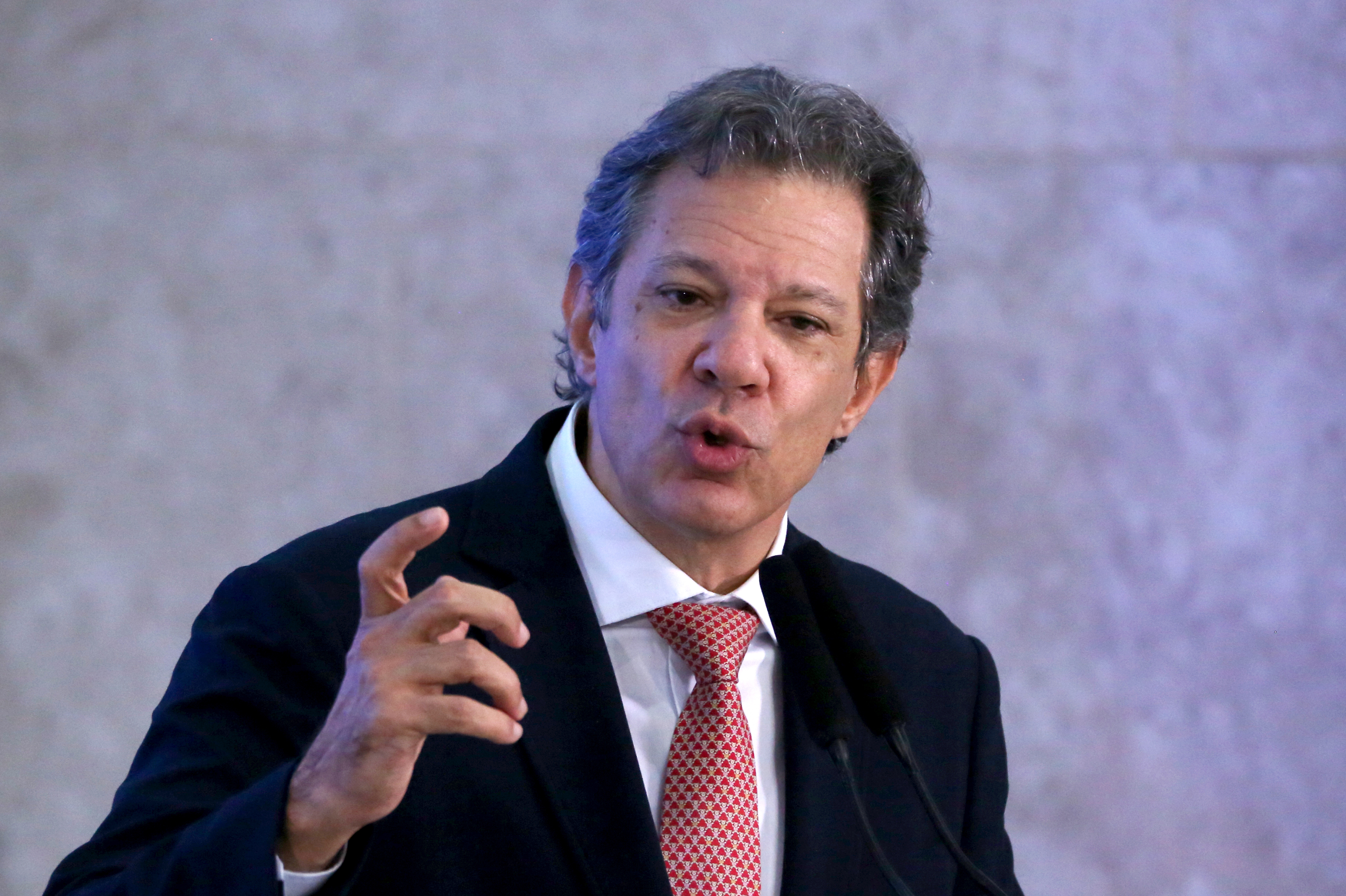 Tarcísio agiu contra MP do IOF para proteger Faria Lima, diz Haddad