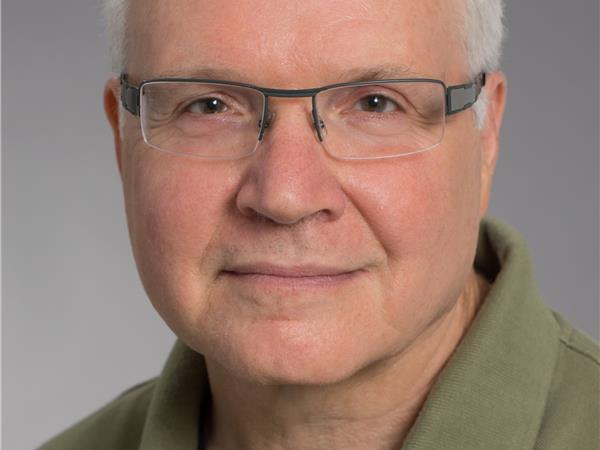 Bullseye Marketing Tips for Growing Your Business Faster, with Louis Gudema episode artwork