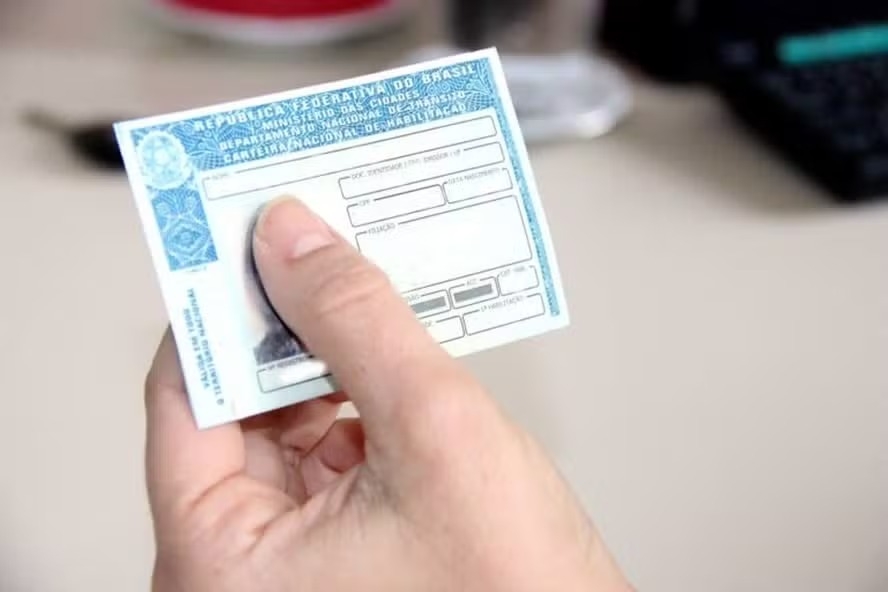 Senatran publica manual com novas regras para CNH e retira baliza da prova prática