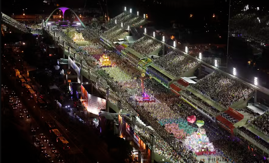 ‘Não é campanha, é uma homenagem’, diz carnavalesco sobre enredo da Acadêmicos de Niterói