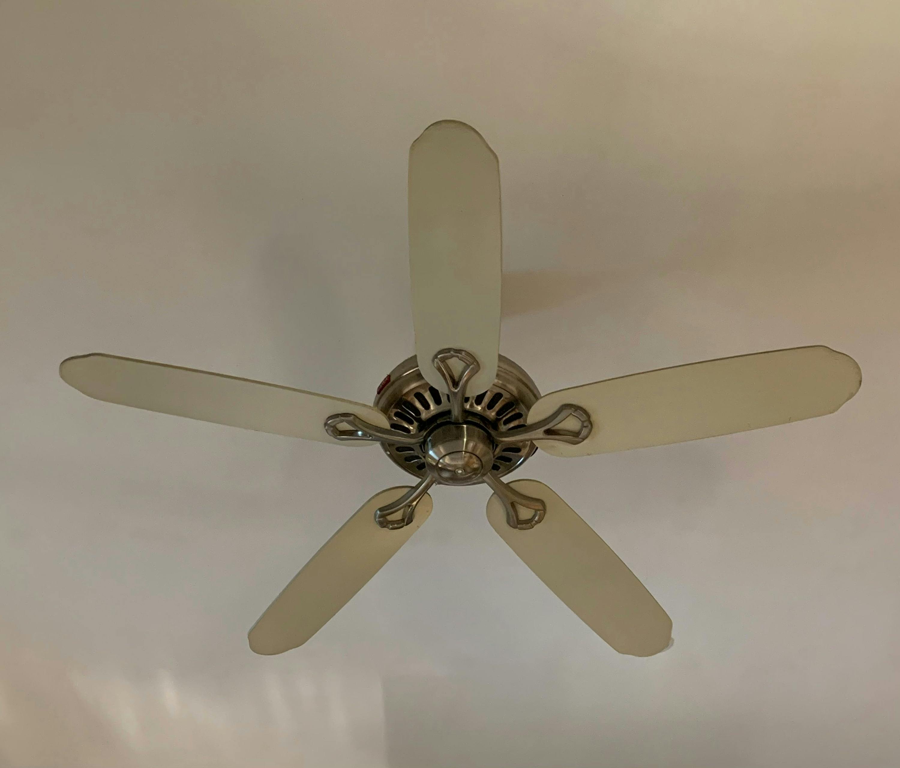 Ceiling Fan: 8-Hour Gentle Whirring Sound for Relaxation, Studying & Sleep Ceiling Fan: 8-Hour Gentle Whirring Sound for Relaxation, Studying & Sleep