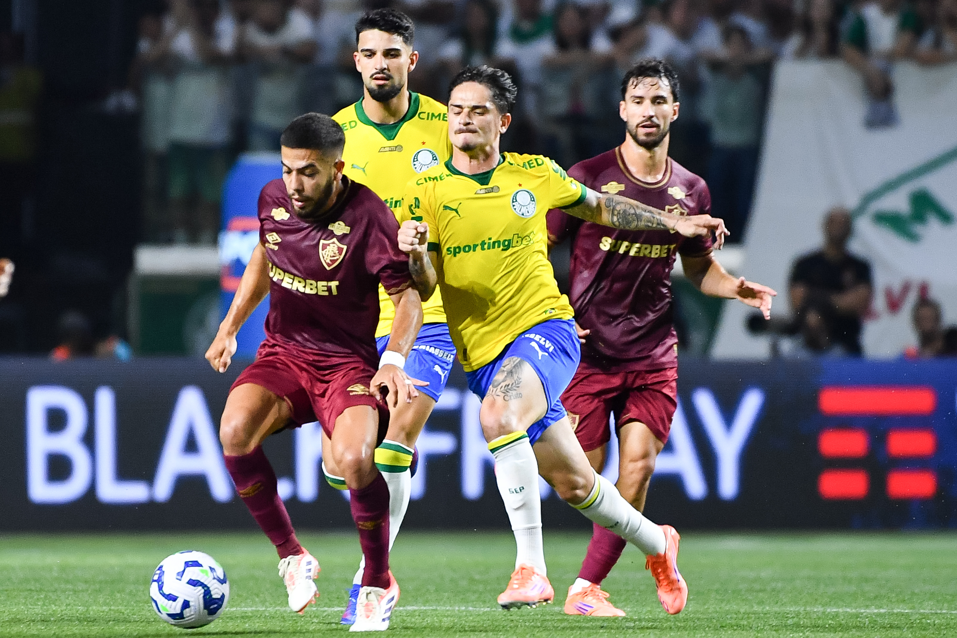 Palmeiras empata com o Fluminense e fica a quatro pontos do Flamengo