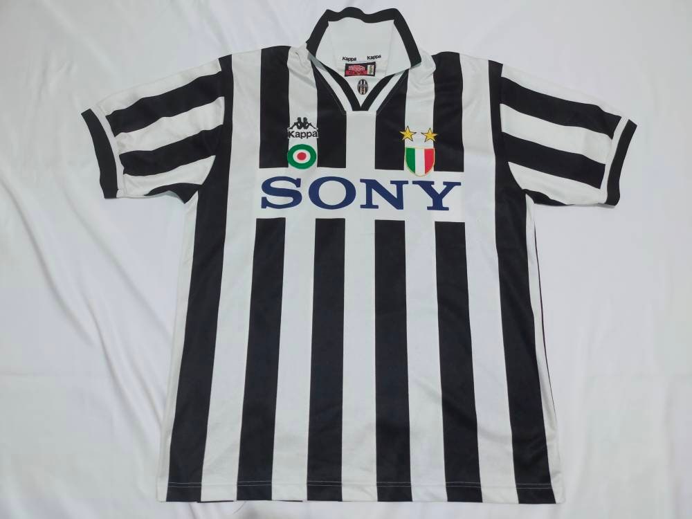 Episode 21 Retro Football Shirts episode artwork