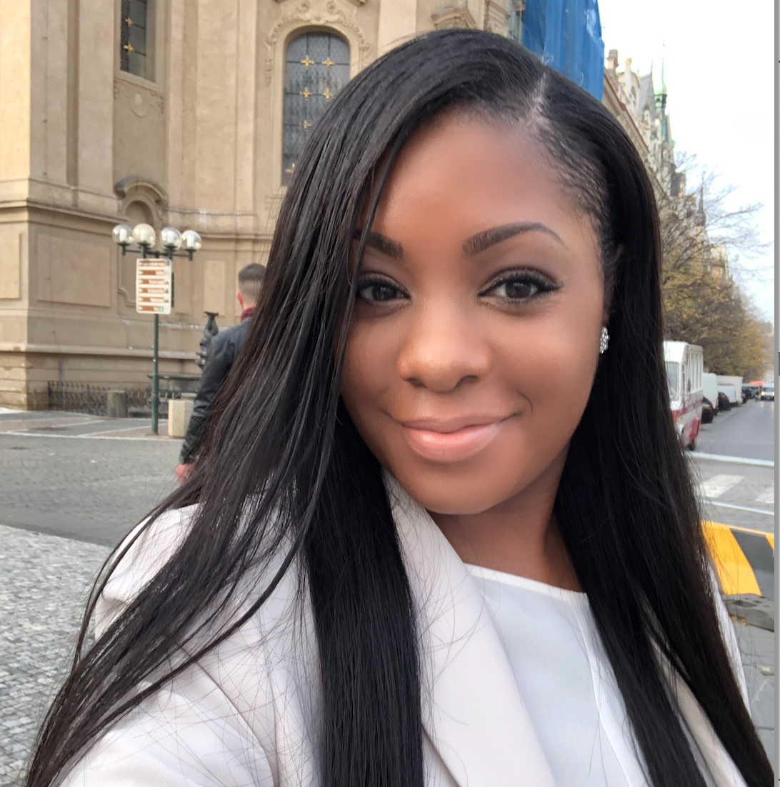 133: Solo-Traveling to 55 Countries Safely, Confidently and without Draining the Bank Account with Shakeemah Smith