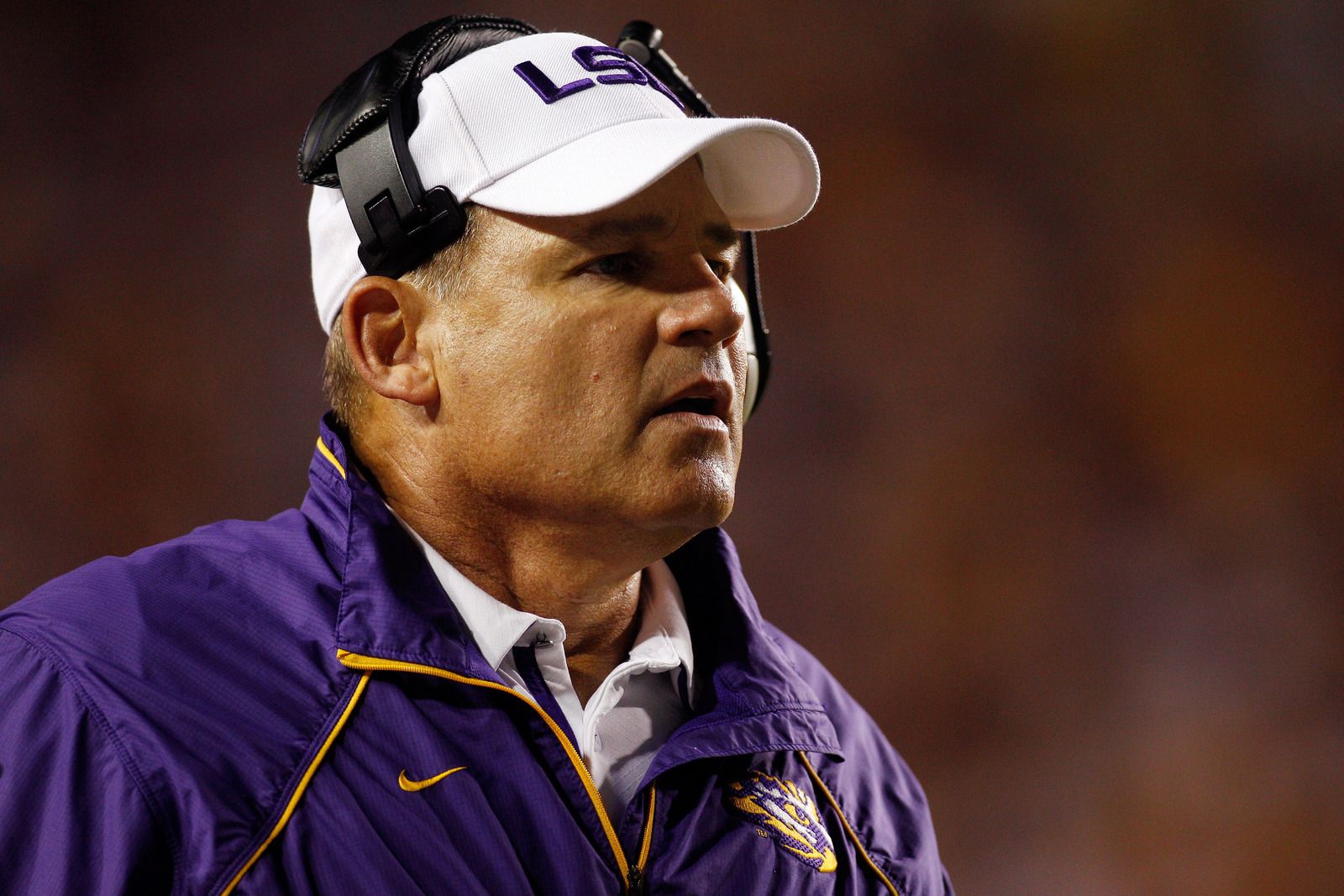 Les Miles talks about college football. episode artwork