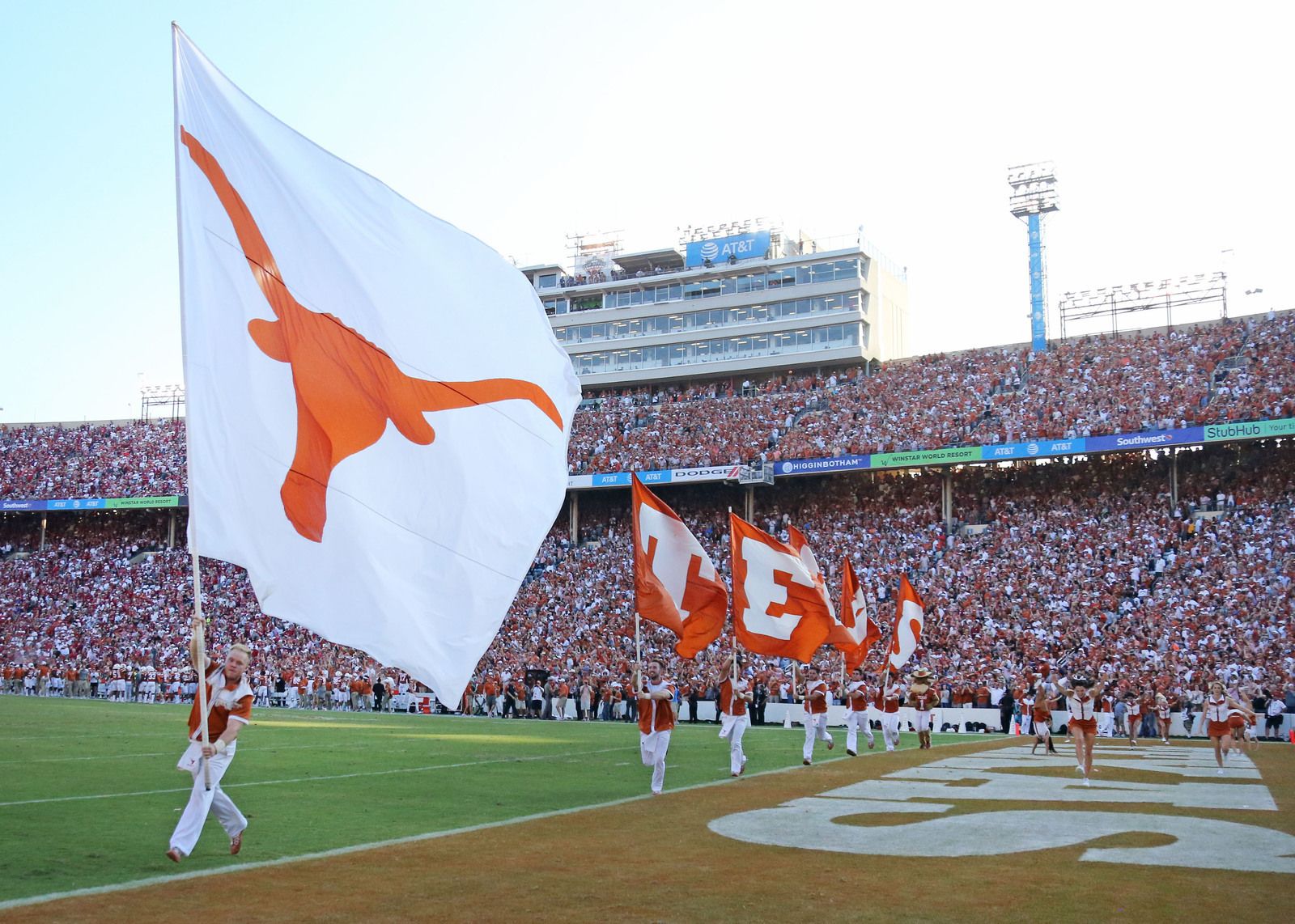 Observations of the Texas vs. OU game. episode artwork