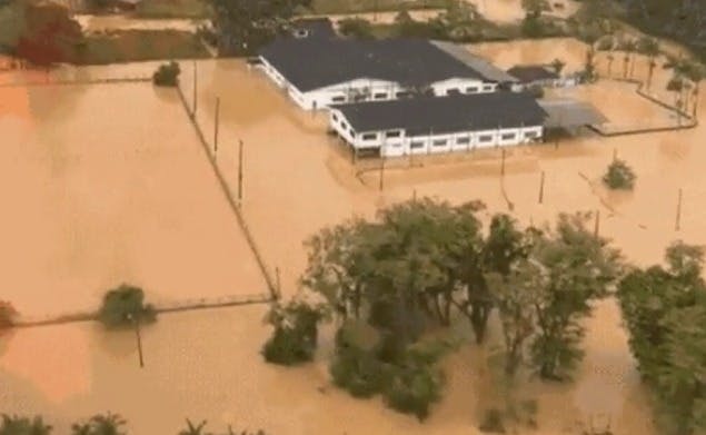 Seis cidades decretam situação de emergência devido às chuvas em Santa Catarina Seis cidades decretam situação de emergência devido às chuvas em Santa Catarina