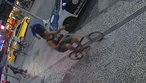 Agressor de ciclista morto em Copacabana usou bicicleta da vítima para ir à delegacia depor episode artwork