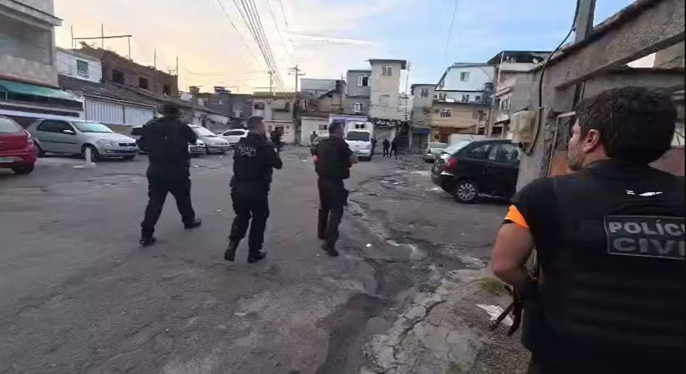 Operação mira envolvidos em sequestro e tortura de jovem na Zona Norte do Rio