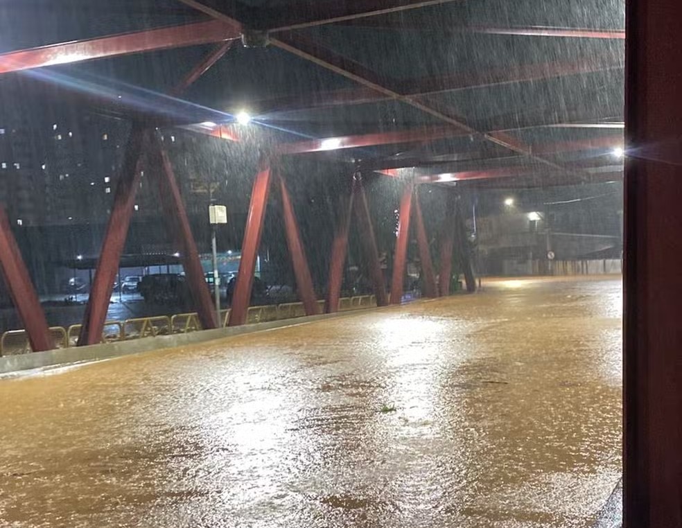 Temporal em Juiz de Fora (MG) deixa 14 mortos; prefeitura decreta estado de calamidade