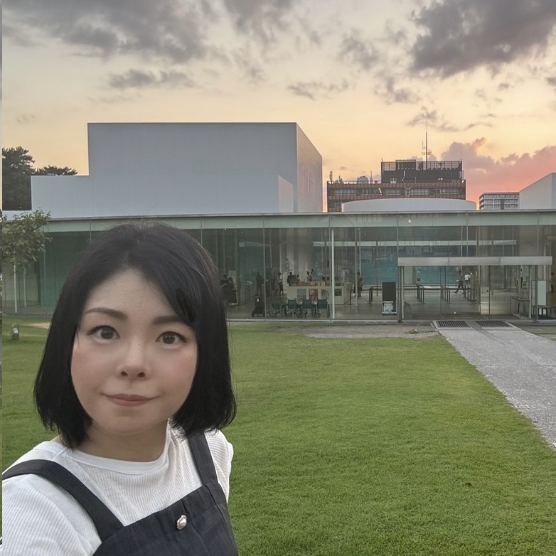 #66 金沢21世紀美術館 プールの中を歩ける錯覚アート