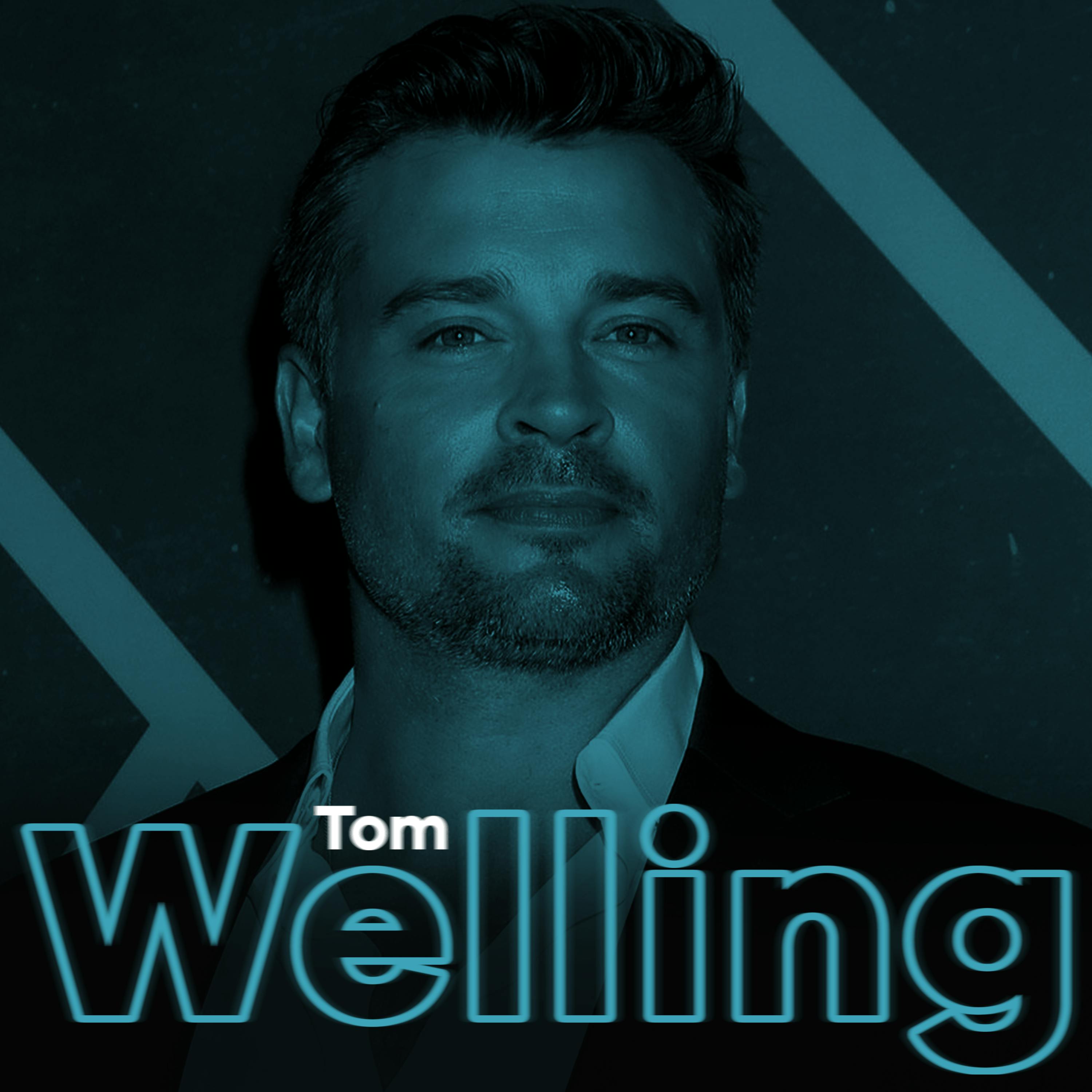 Smallville's Clark Kent/ Superman is Back... Tom Welling!