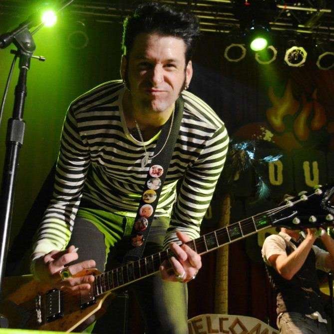 E551 Geekscape 551: The Suburban Legends' Brian Klemm House Parties With Us! episode artwork