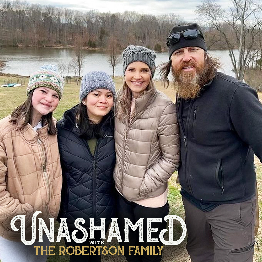 Ep 859 | How Jase Adopted His Daughter & Phil Raises an Eyebrow at His Son’s ‘Crazy’ Africa Trip