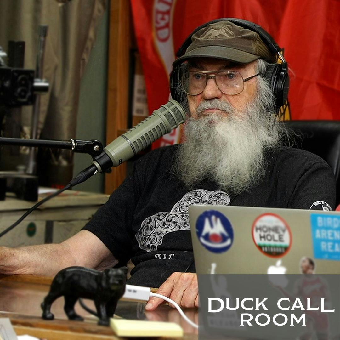 Uncle Si Won't Believe the Moon Landing Was Real Till He Sees One Thing