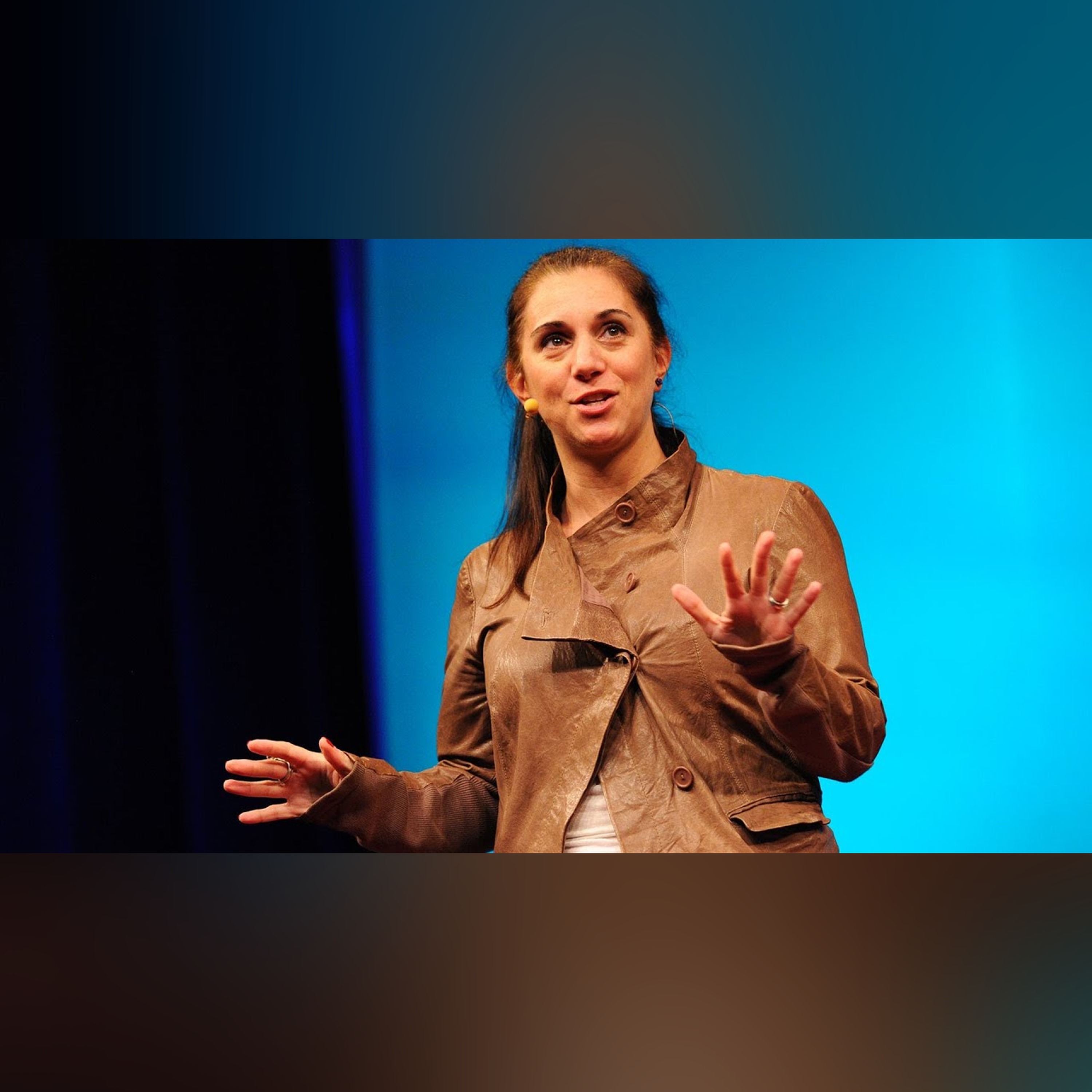 Texting that saves lives - Nancy Lublin