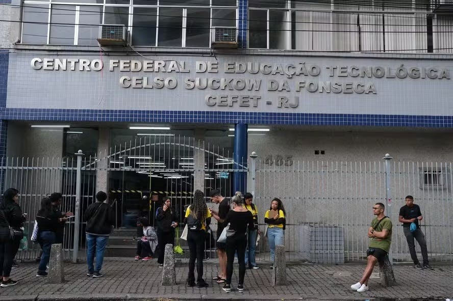 Ex-colaborador mata duas funcionárias no Cefet do Maracanã, no Rio Ex-colaborador mata duas funcionárias no Cefet do Maracanã, no Rio