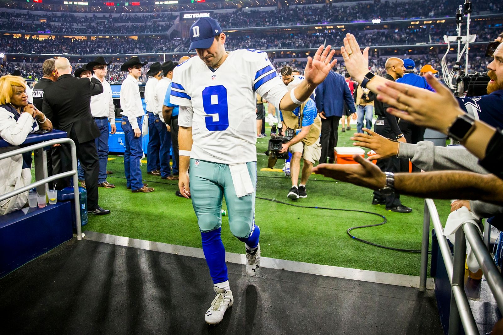 Dallas Cowboys QB Tony Romo to retire, will broadcast with CBS episode artwork
