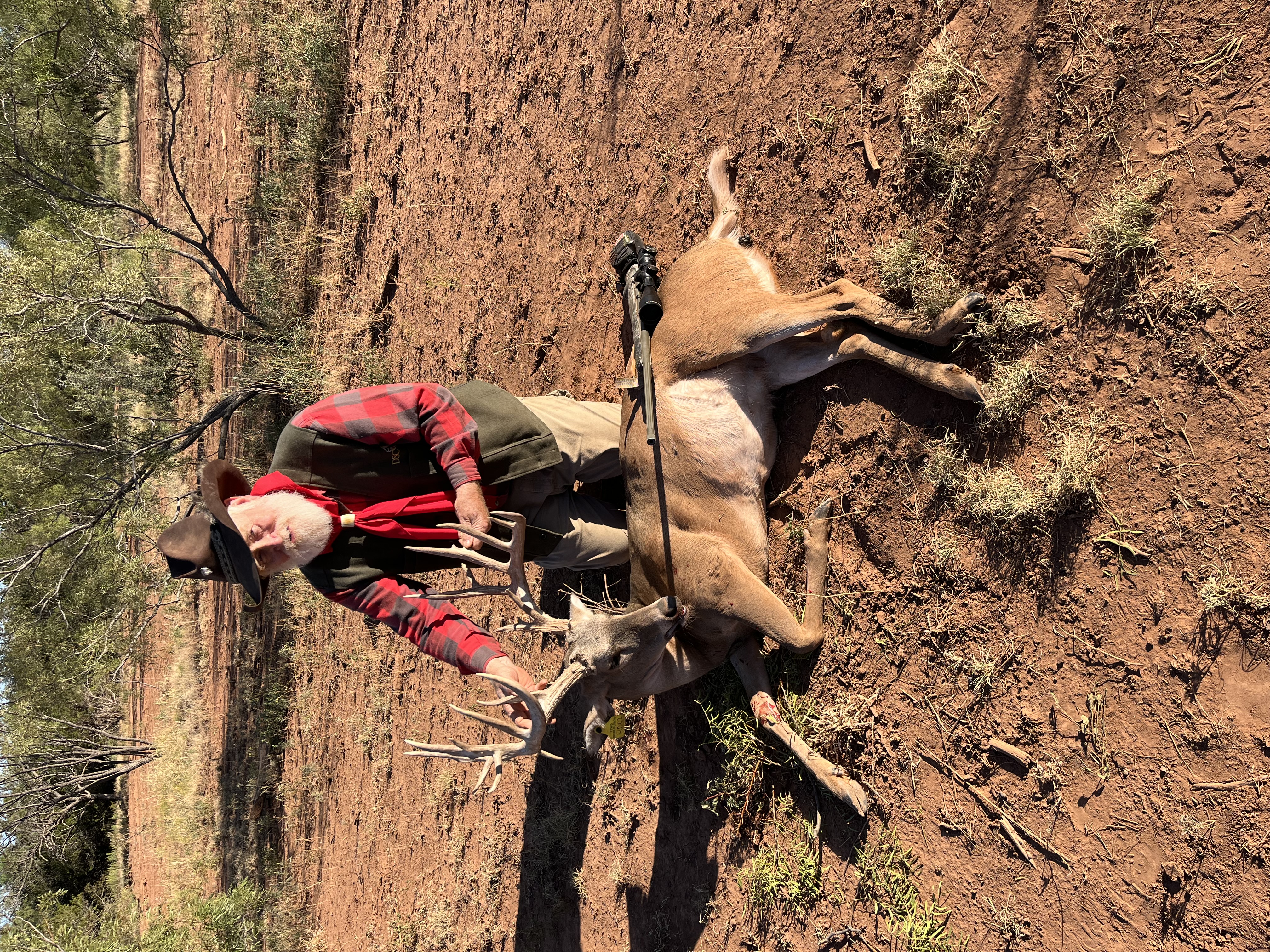 EP 253 A Little Deer Hunting with Larry