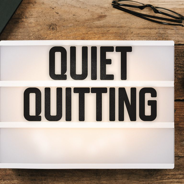 必要以上に一生懸命働くのは止めよう…アメリカの労働者の間で広がる「Quiet Quitting」って何？