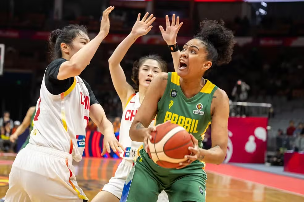 Fora do Mundial, Brasil acelera reformulação no basquete feminino