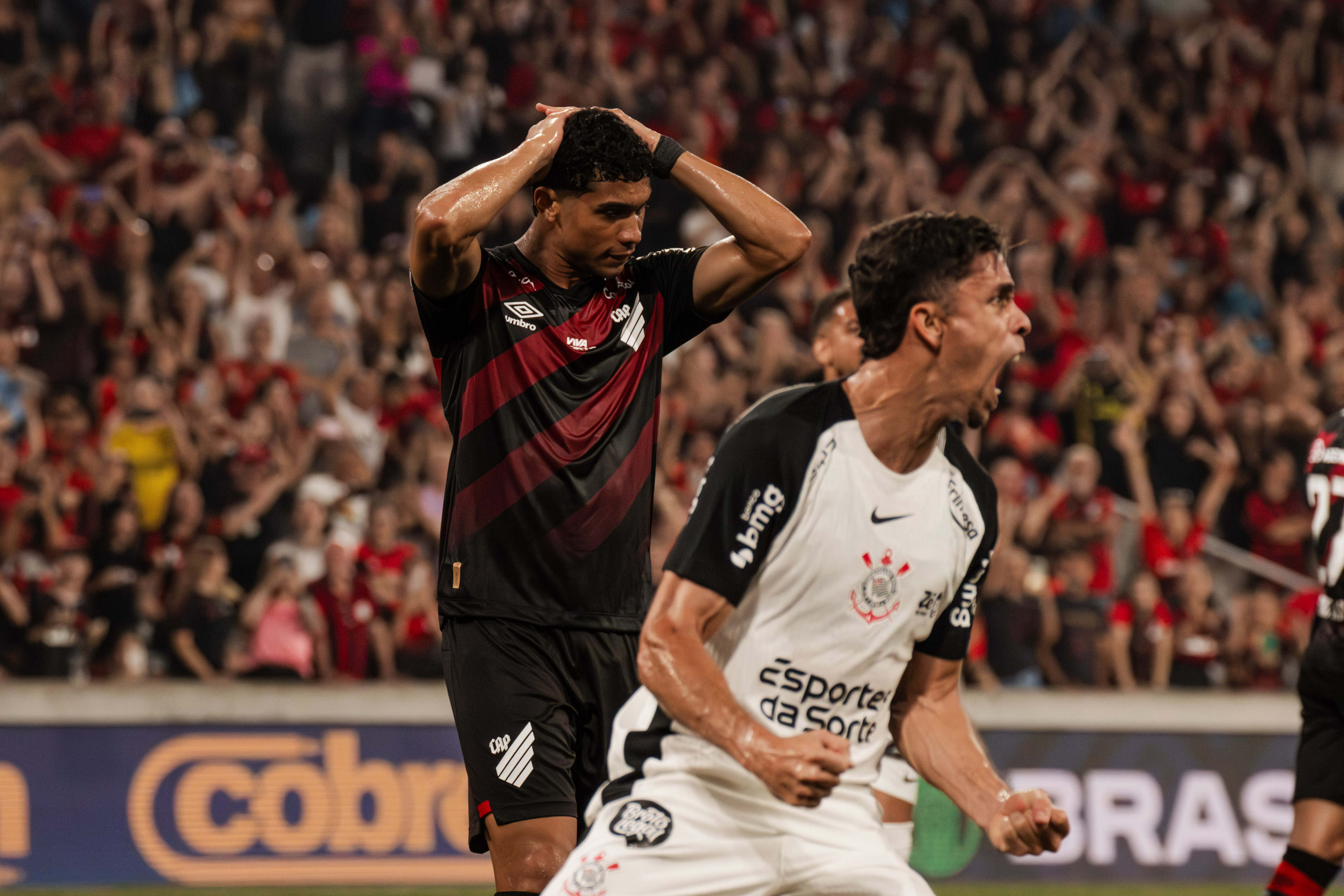 Corinthians vence o Athletico-PR fora de casa pelo Campeonato Brasileiro