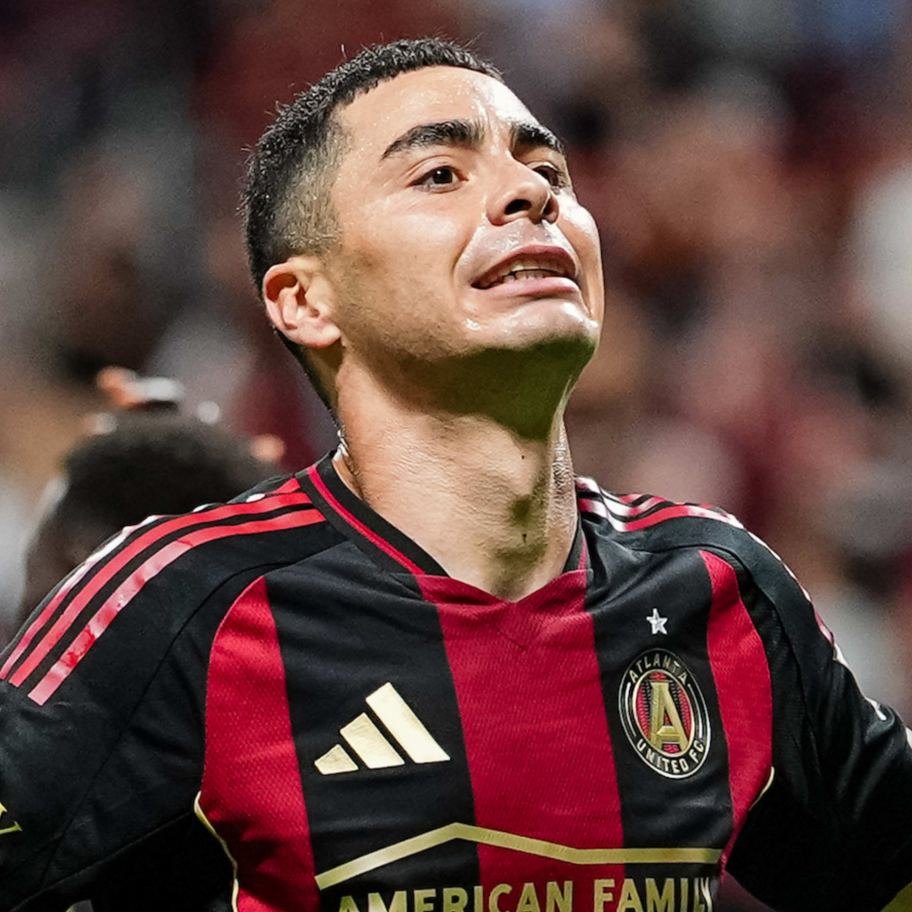 PEOPLE AREN'T HAPPY WITH HOW MUCH MIGUEL ALMIRON MAKES | FIVE STRIPE WEEKLY #371 episode artwork