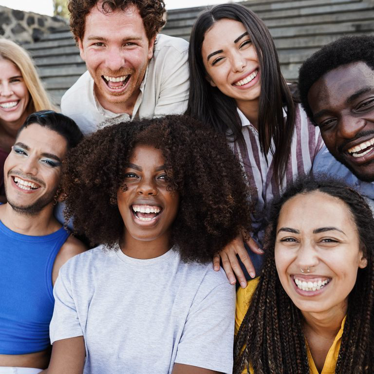 日本のLGBTQを取り巻く状況、アメリカのZ世代はどう思う？「メディアではLGBTQに好意的に見えるのに、なぜ同性婚が認められていないのか？」 episode artwork