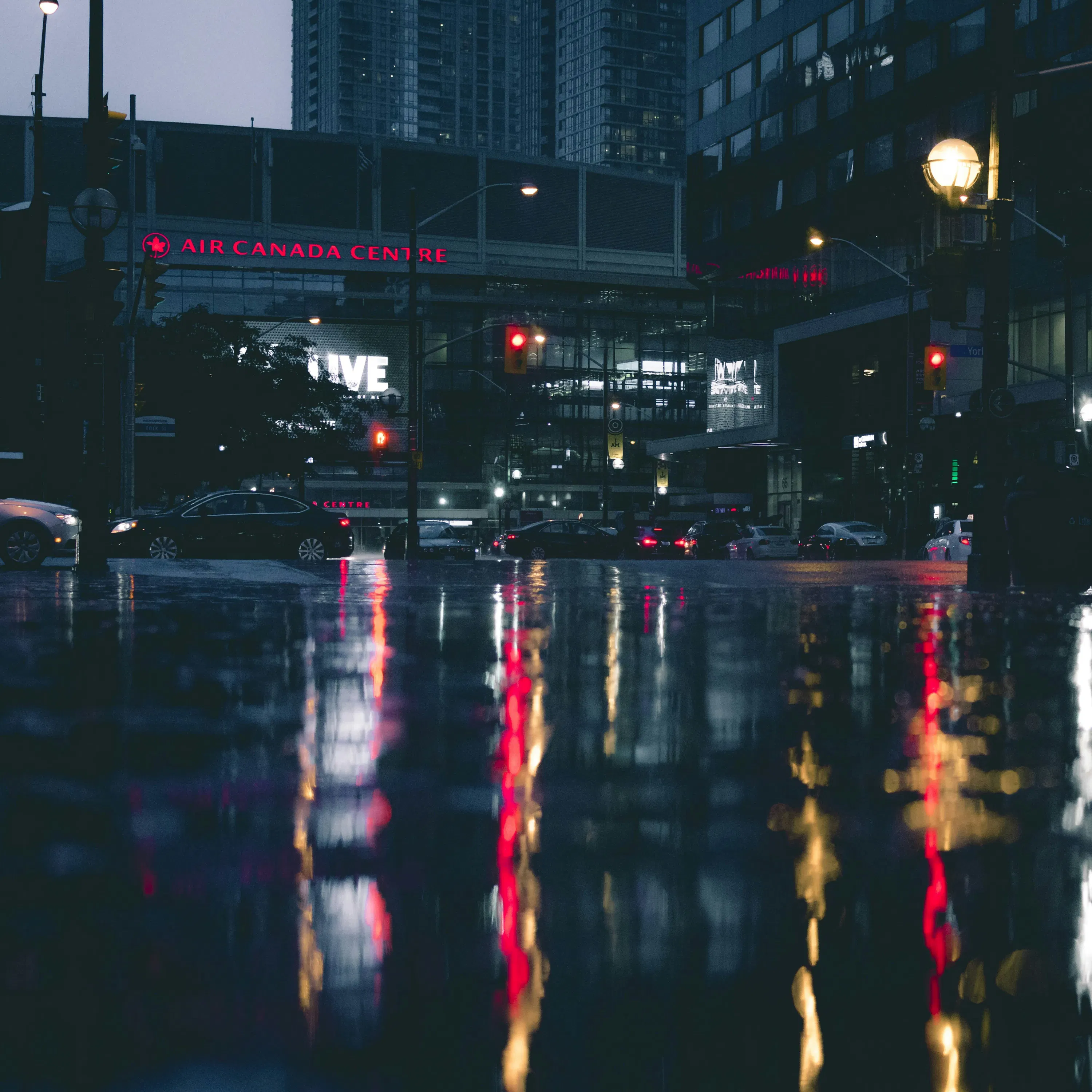 Calming City Rain & Distant Traffic: 8-Hour Peaceful Urban Ambience for Relaxation, Studying & Sleep episode artwork