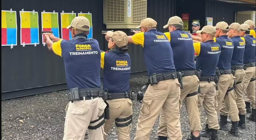 Papel da Força Municipal é complementar ao da força policial, diz secretário de Segurança Urbana do Rio