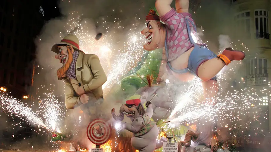 Fallas: el ritual del fuego y la luz