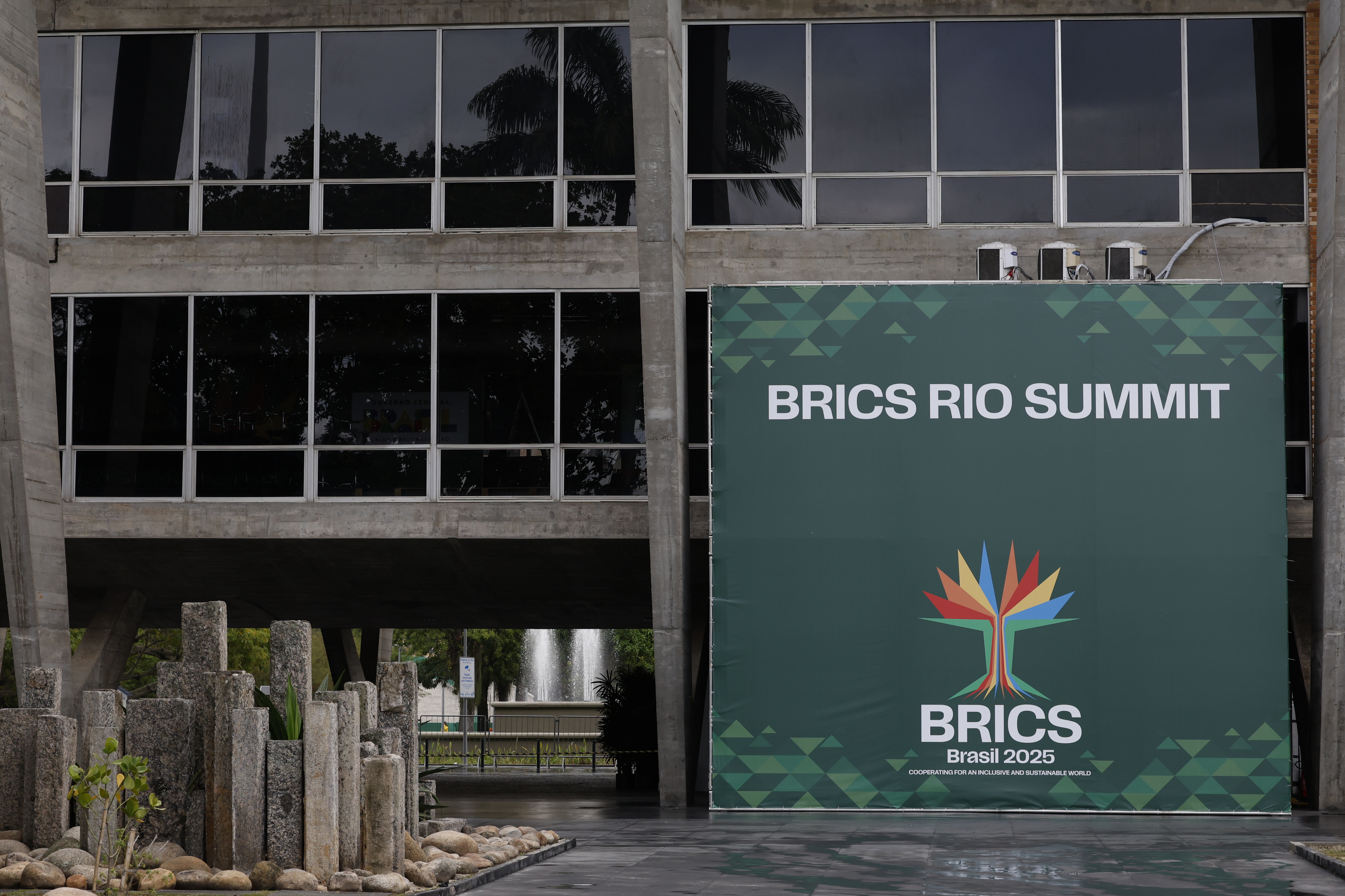 Cúpula do Brics começa neste domingo (6), no Rio
