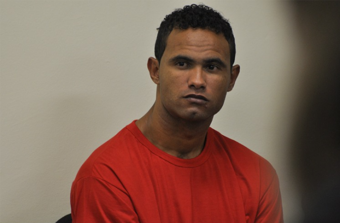 Ex-goleiro Bruno é transferido para presídio de Bangu, no Rio episode artwork