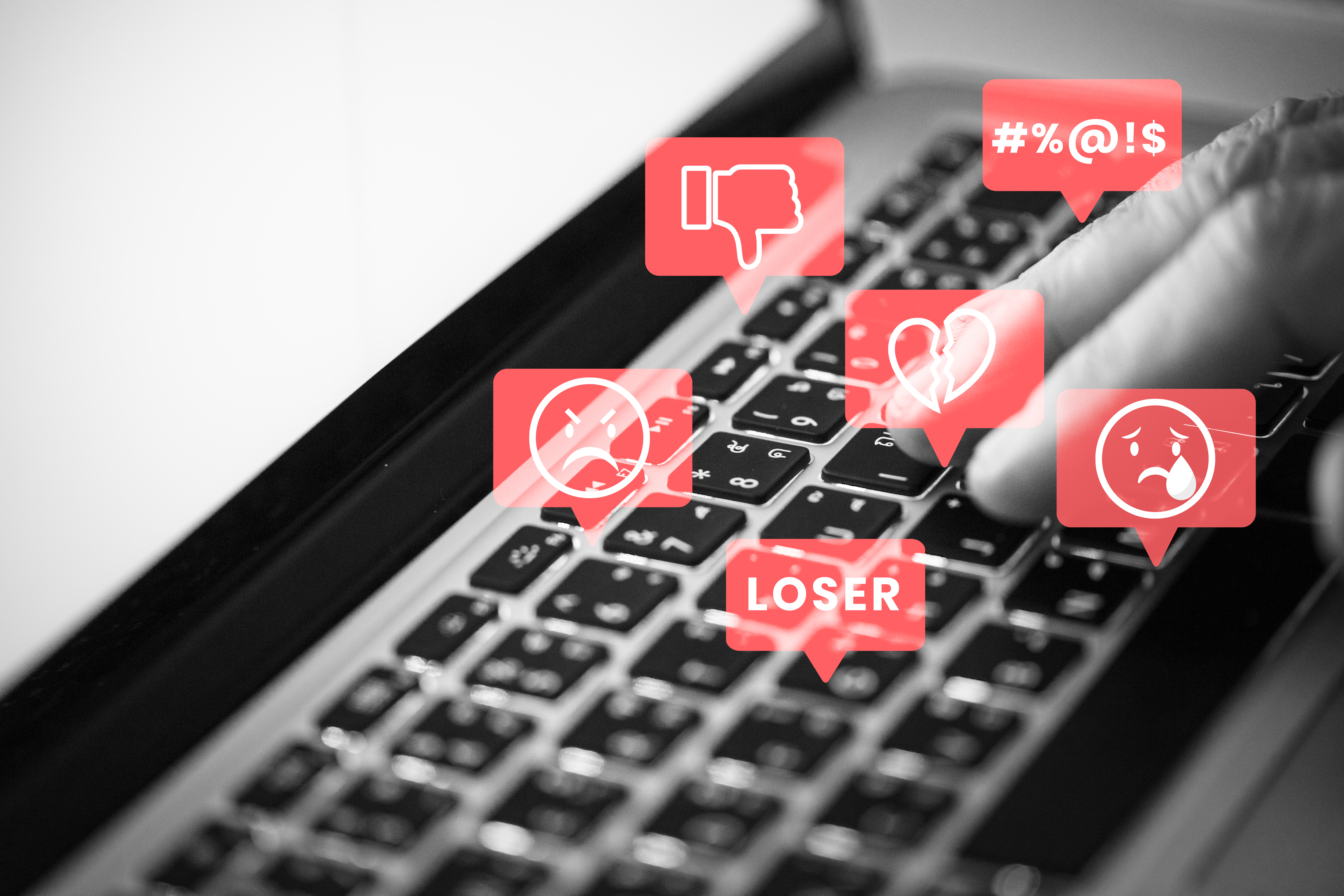 Cyberbullying cresce nas férias e acende alerta para pais e escolas