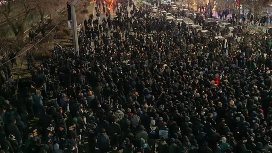 Mujer, vida y libertad en Irán: "Preferimos morir que estar en esta situación"