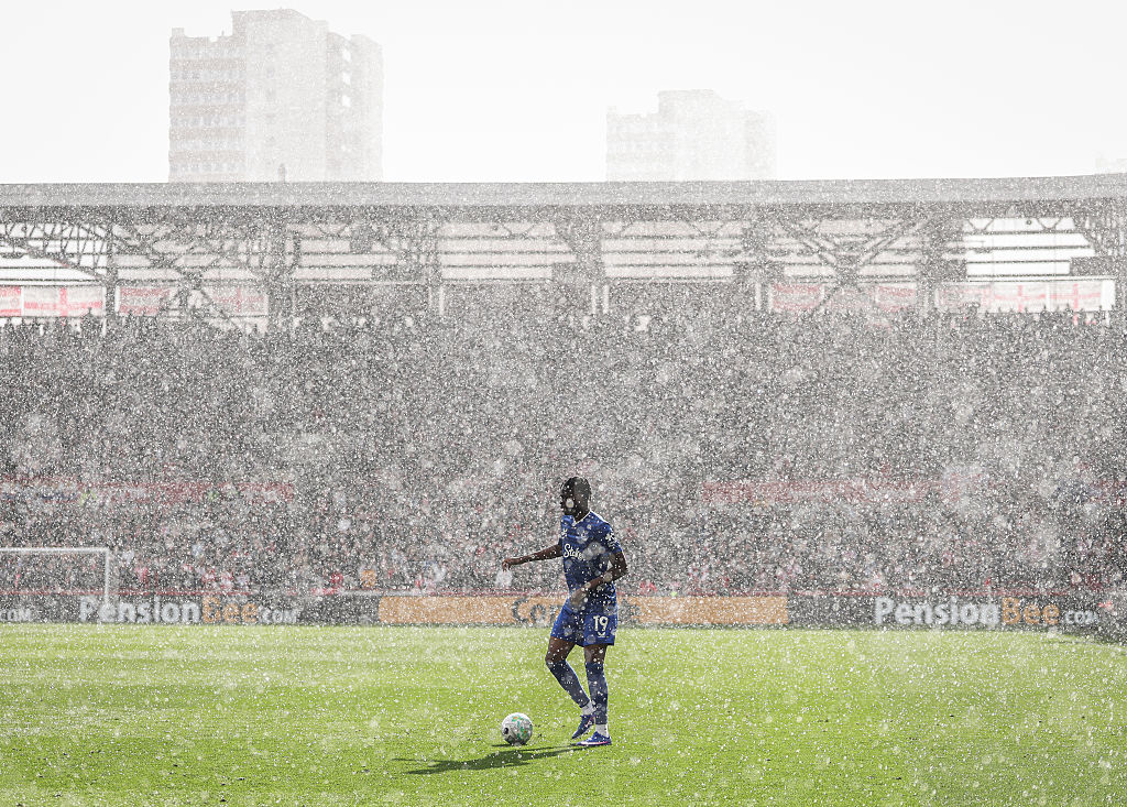 Should Everton unleash George against lacklustre Liverpool?