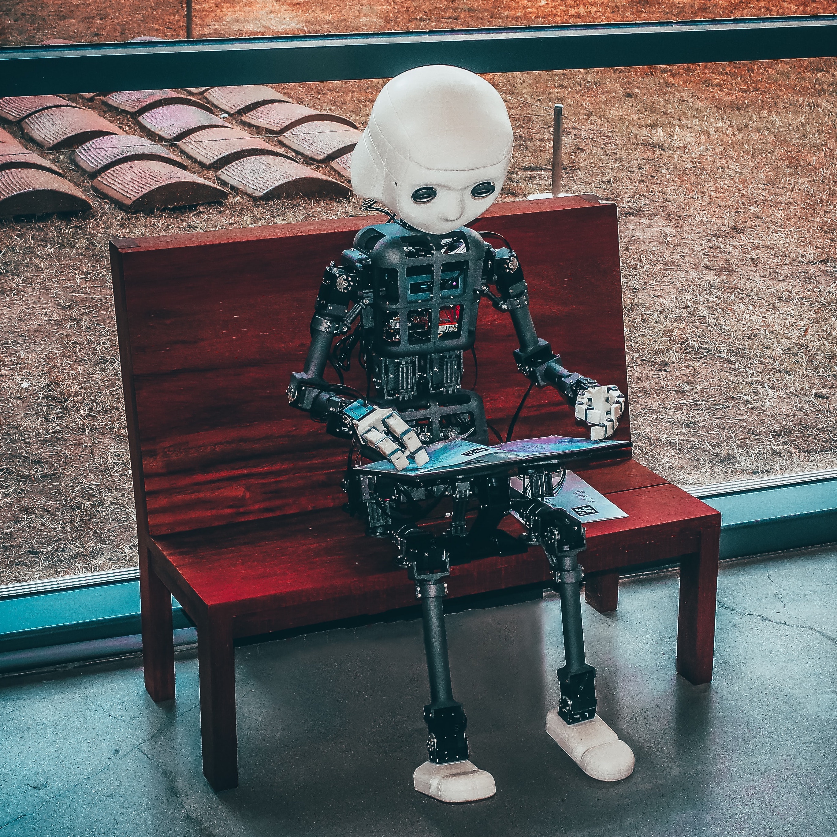 Sentient AI and Podfasters with Nancy our Virtual CoHost