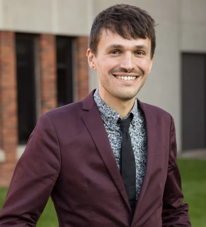 Exploring the Joys and Pitfalls of Online Connection: Chris Stedman