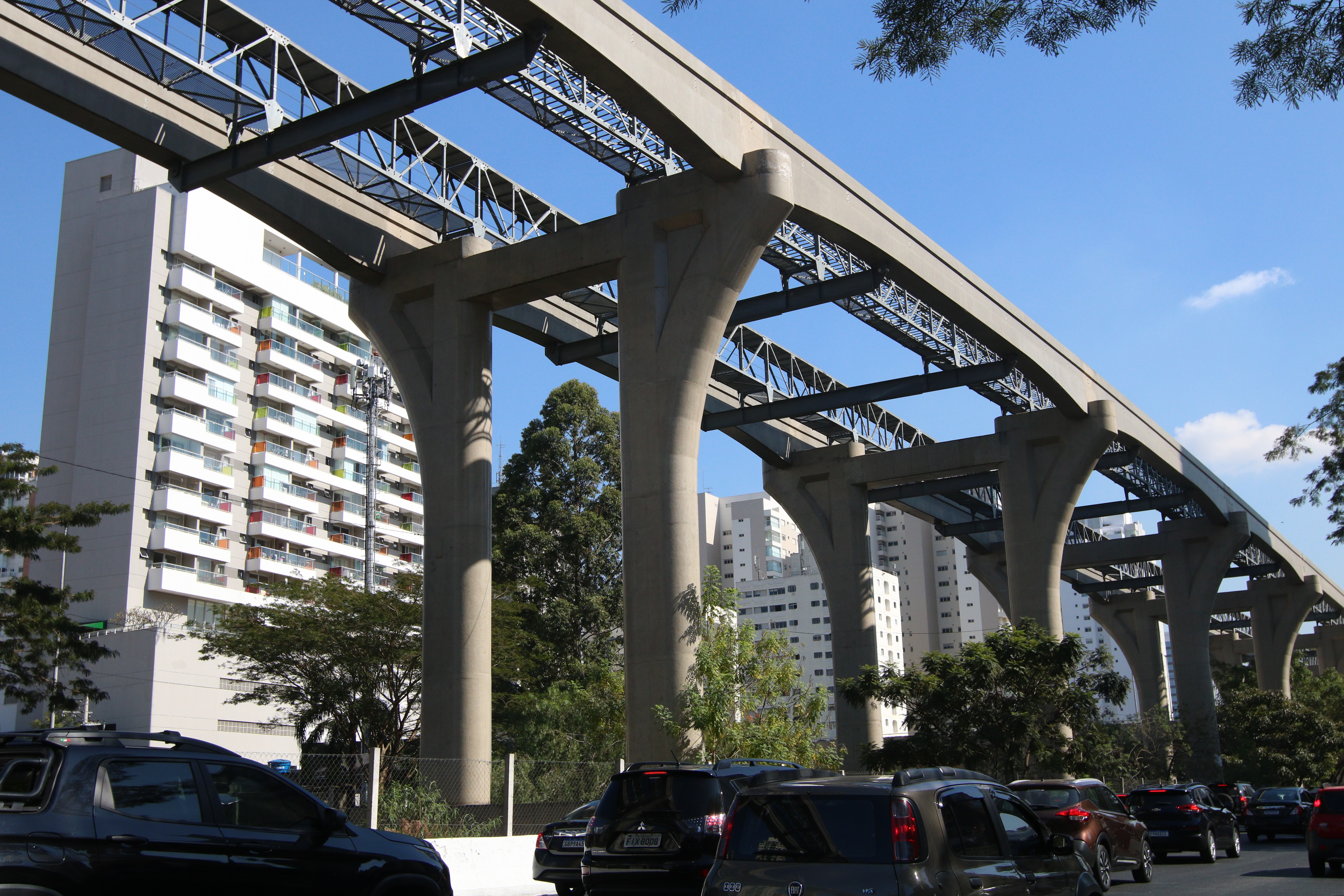 Após primeira semana de operação, monotrilho de SP tem melhora no tempo de espera