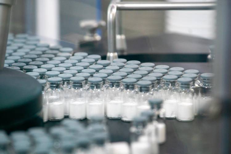 Vacina contra dengue produzida pelo Butantan começa a ser distribuída no Rio nesta segunda-feira (23)